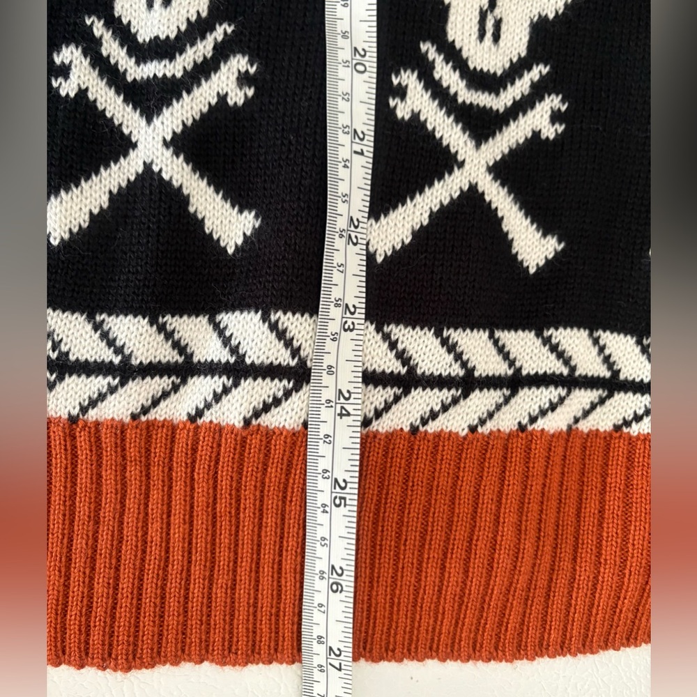 No. 17 Cardigan Skull Pattern Forearm Sleeve Single Buckle Closure Boxy Oversize - Picture 11 of 14